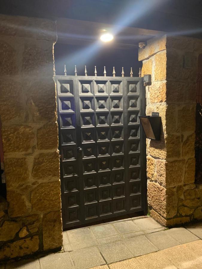 Apartamento Isabela Apartment Cangas de Onis Bagian luar foto