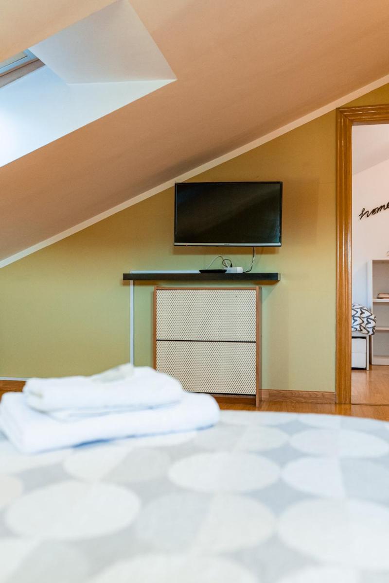 Apartamento Isabela Apartment Cangas de Onis Bagian luar foto