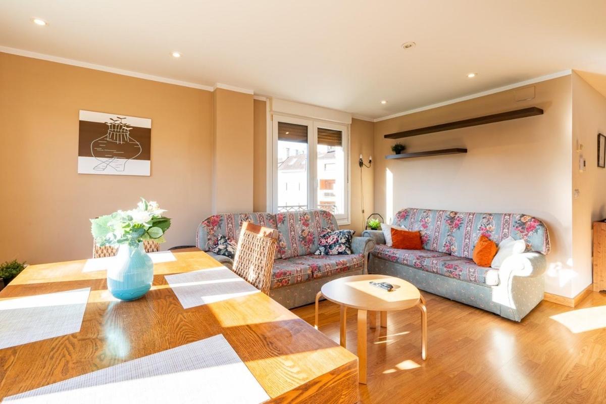 Apartamento Isabela Apartment Cangas de Onis Bagian luar foto